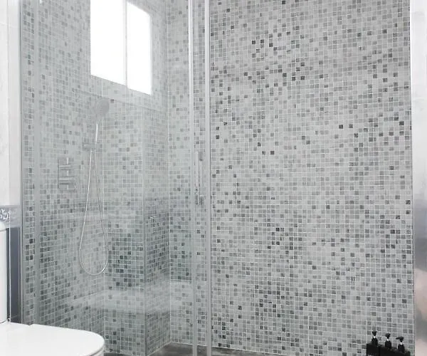 Monkeys Lumbreras Deluxe * 세비야